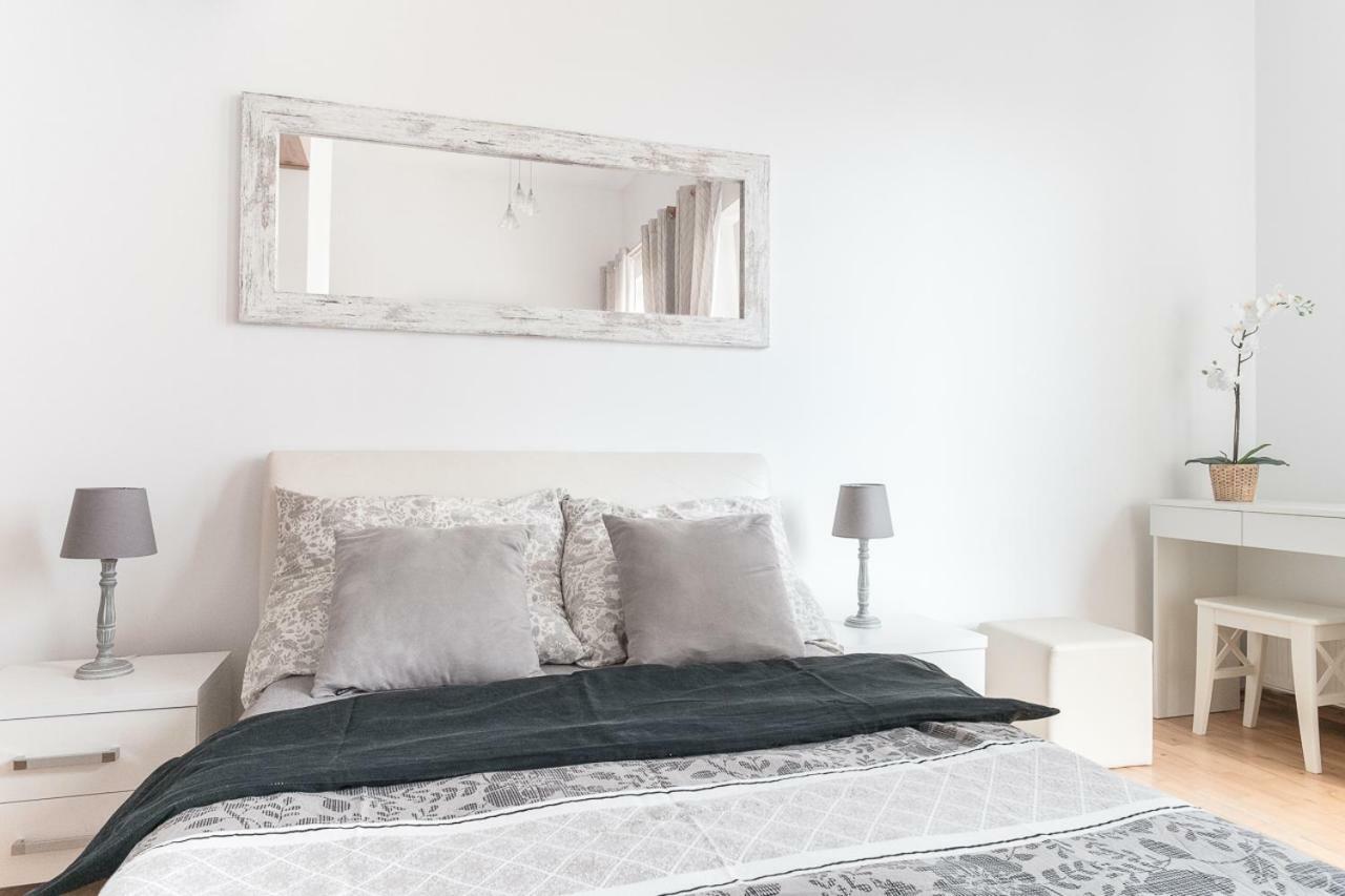 Apartamenty Trzy Wieze Warschau Exterior foto